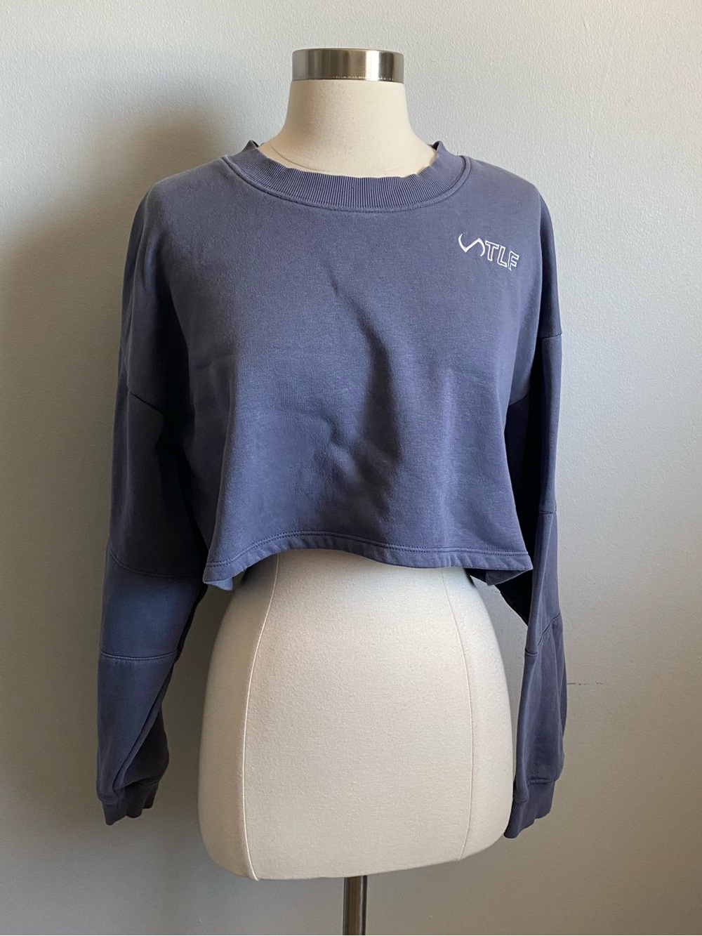 TLF Athletic cropped gray long sleeve sweatshirt